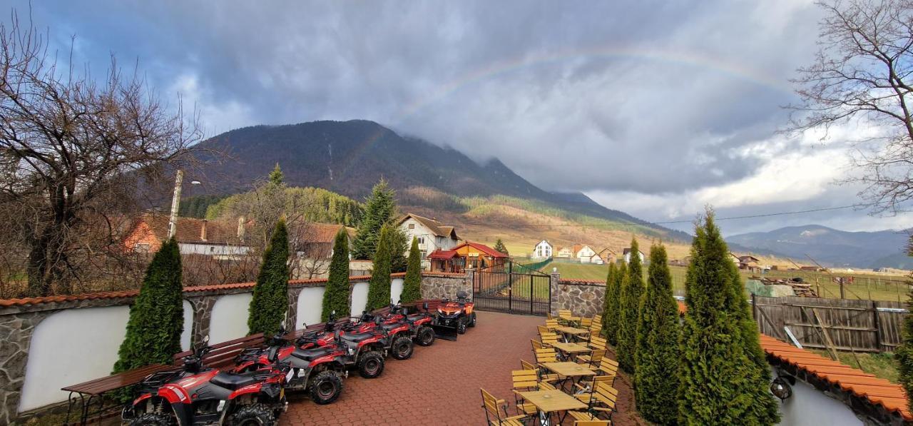 Pensiunea Casa Zarnesteana Hotel Zarnesti Luaran gambar