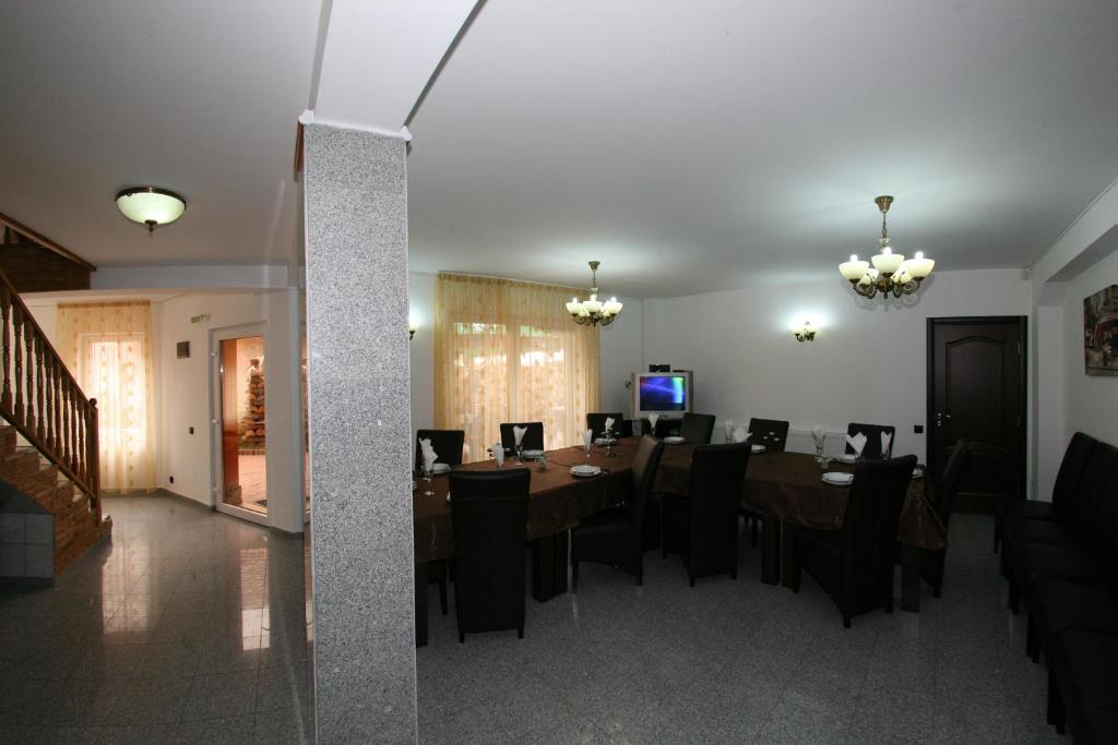 Pensiunea Casa Zarnesteana Hotel Zarnesti Luaran gambar